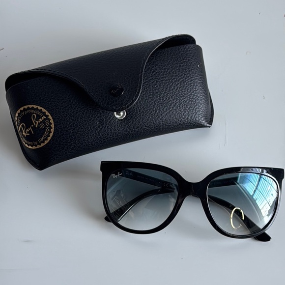 Ray-Ban RB4126 Black Sunglasses with Oversized Cat-Eye Frame and Gradient Lenses - Picture 7 of 9